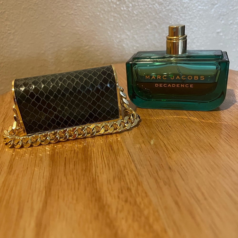 COPY - Marc Jacobs Decadence perfume
